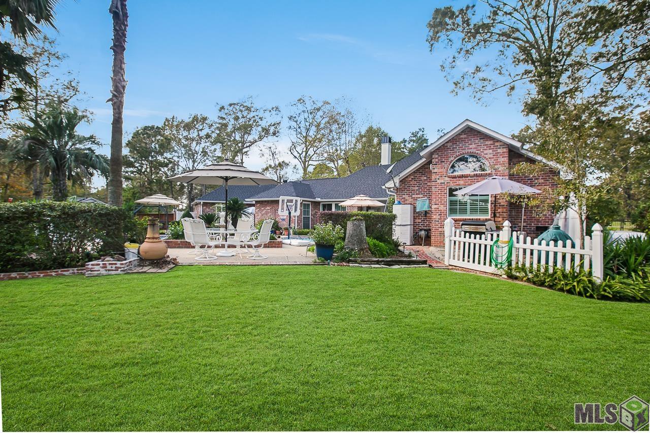 15826 Castle Ridge Baton Rouge, LA 70817 - Photo 31 of 41 Great yard