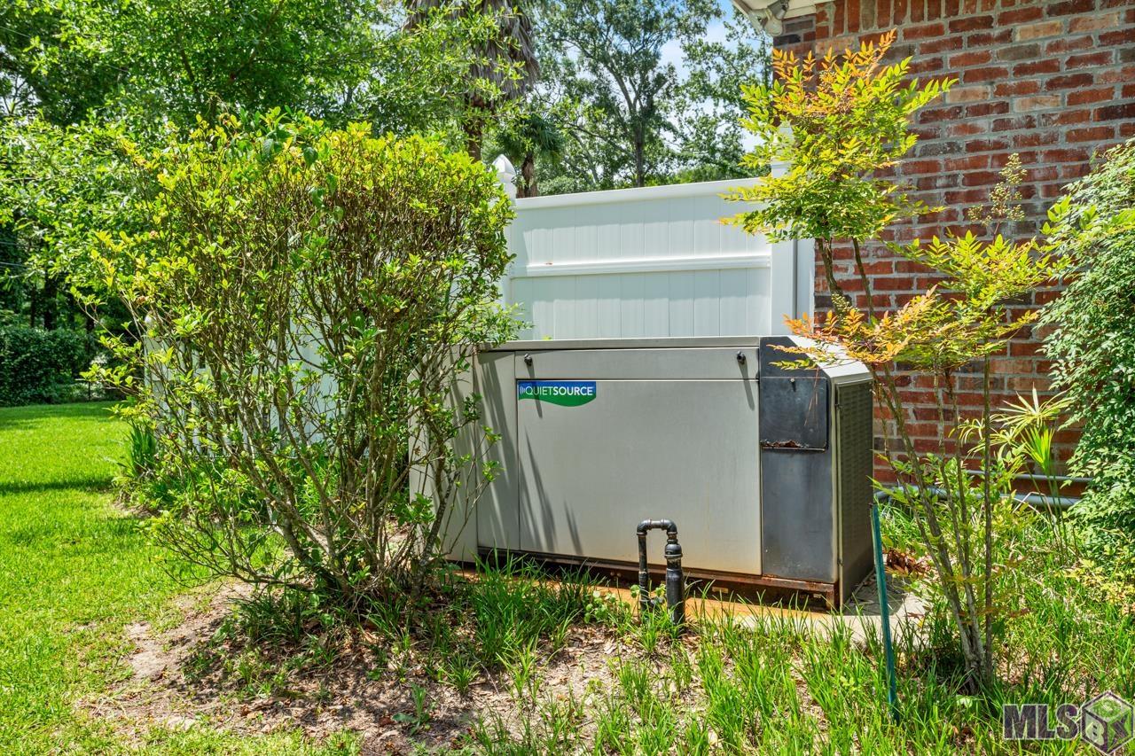 15826 Castle Ridge Baton Rouge, LA 70817 - Photo 39 of 41 Gas Whole House Generator