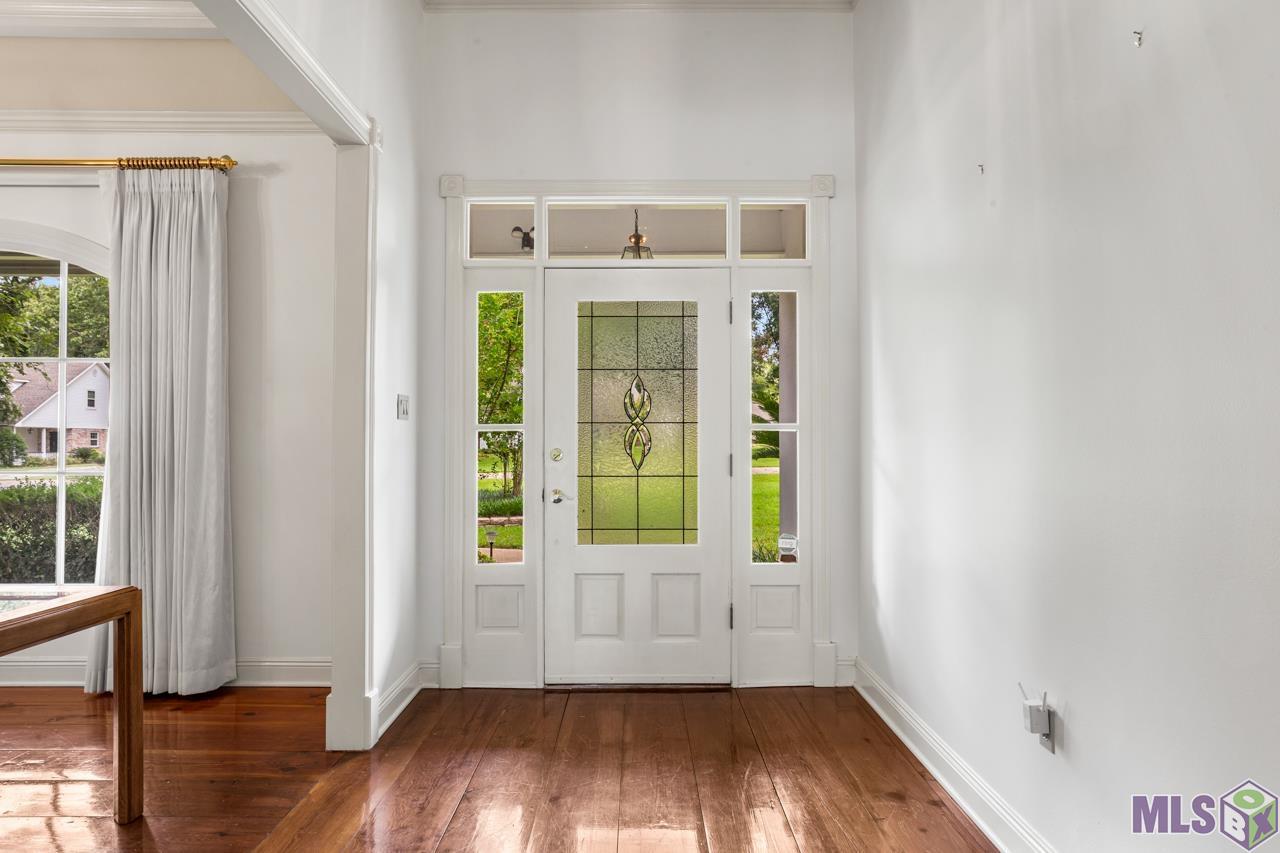 15826 Castle Ridge Baton Rouge, LA 70817 - Photo 7 of 41 Grand Foyer