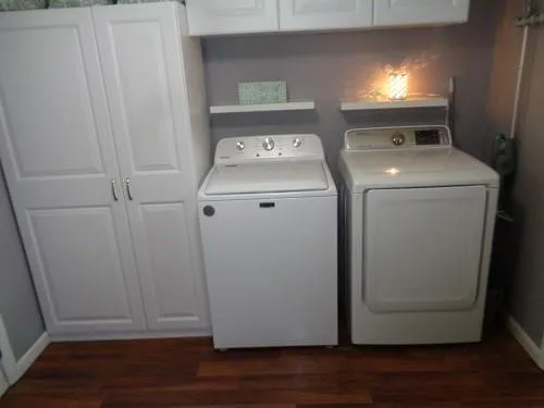 a view of utility room with washer and dryer