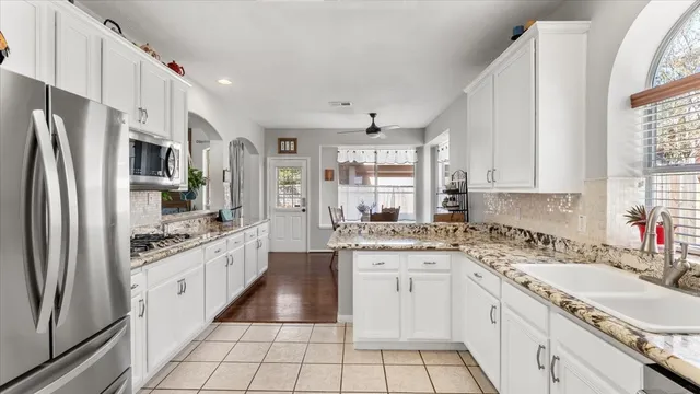 $369,900 | 7510 Stonesfield Place, Spring, TX 77389