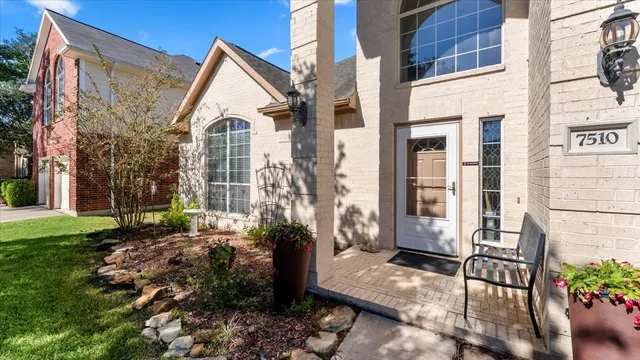 $369,900 | 7510 Stonesfield Place, Spring, TX 77389