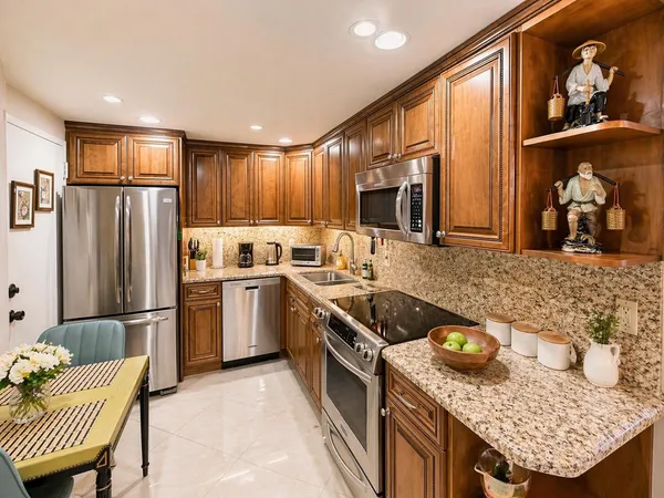 $3,000 | 1985 South Ocean Drive, Unit PHC, Hallandale Beach, FL 33009