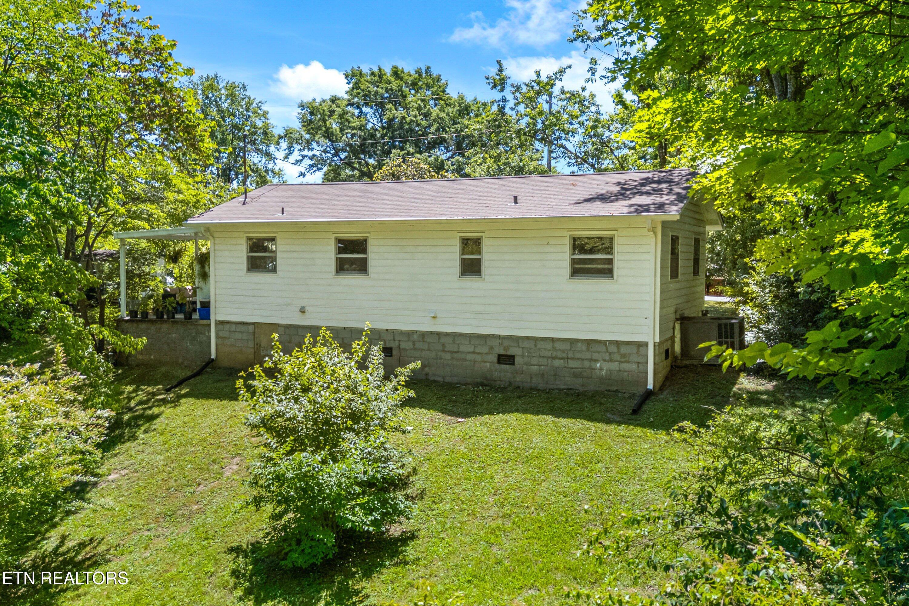 103 Loyola Lane Oak Ridge, TN 37830 - Photo 29 of 36 30-Back A1