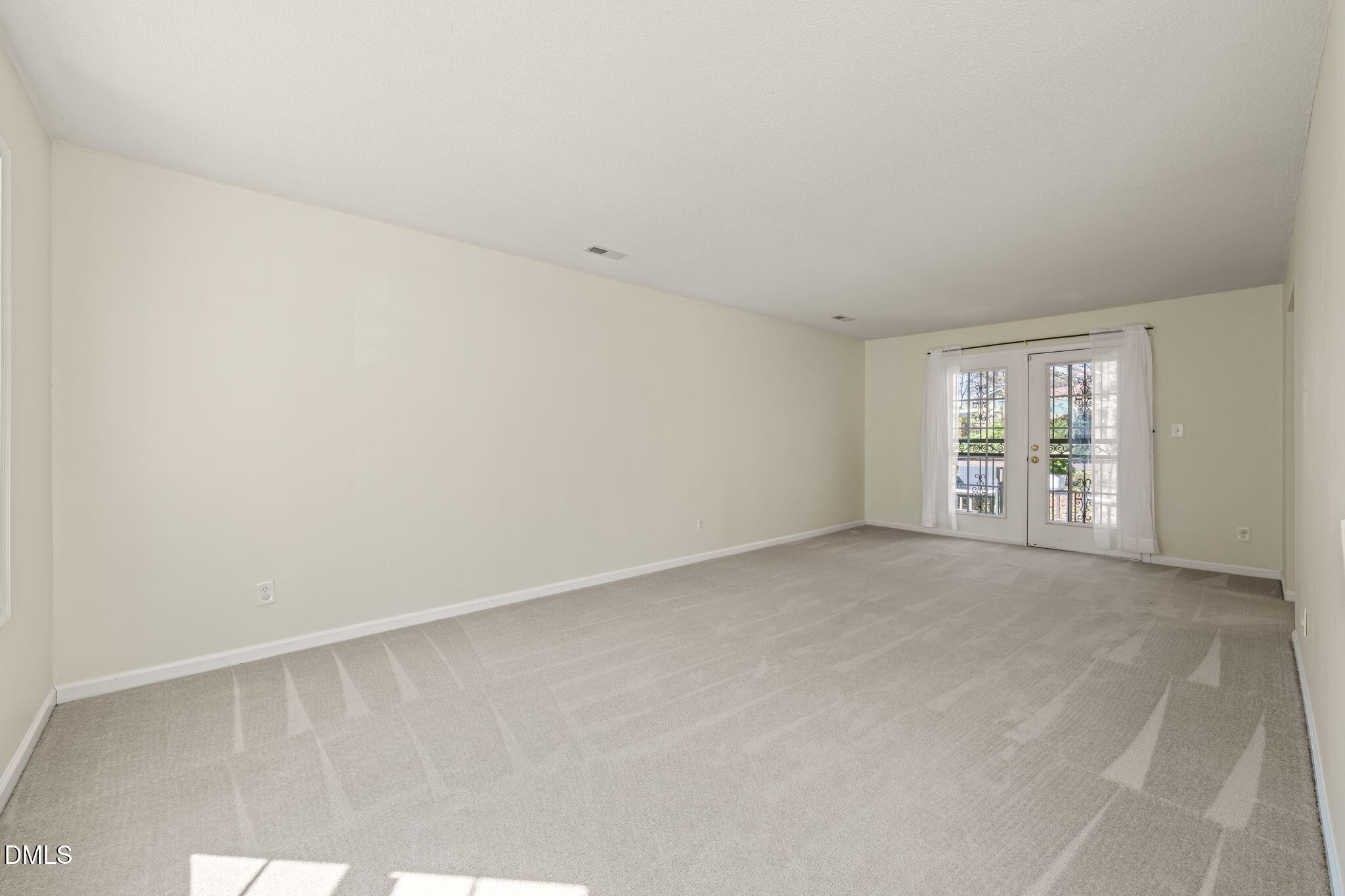 3202 Lassiter Street Durham, NC 27707 - Photo 8 of 43 Living room (3)