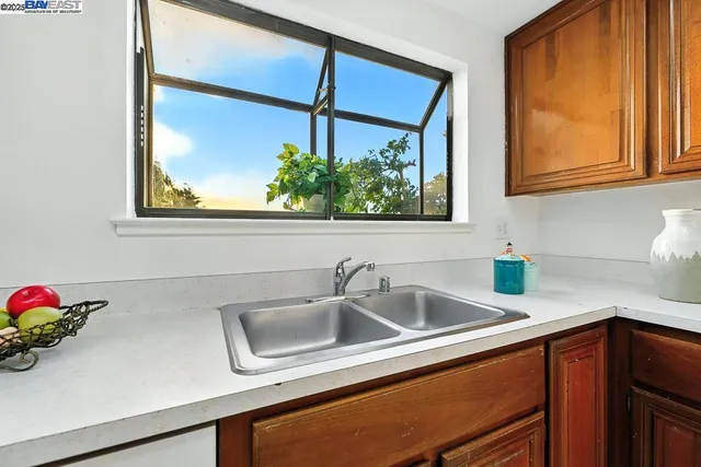 $975,000 | 109 Oak Court, Hercules, CA 94547