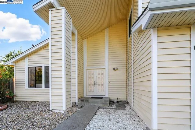 $975,000 | 109 Oak Court, Hercules, CA 94547