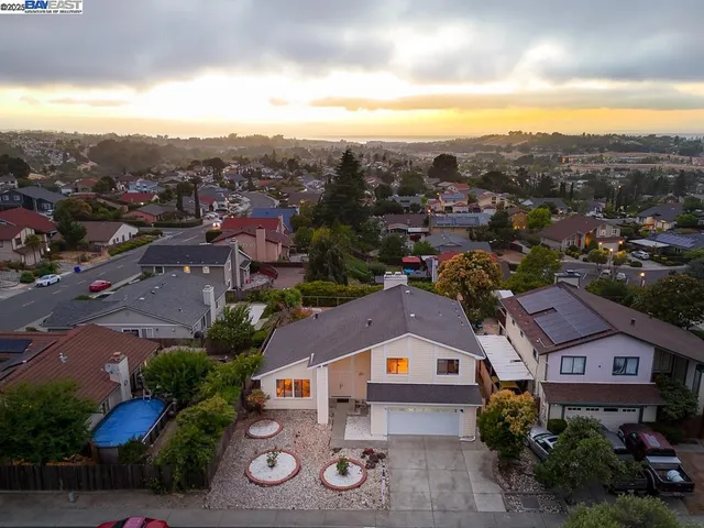 $975,000 | 109 Oak Court, Hercules, CA 94547