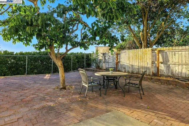 $975,000 | 109 Oak Court, Hercules, CA 94547