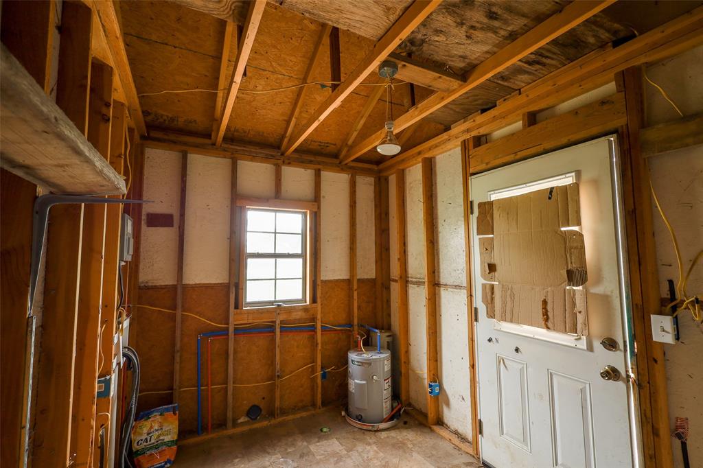 609 West 12th Street Cisco, TX 76437 - Photo 7 of 11 a view of an empty room