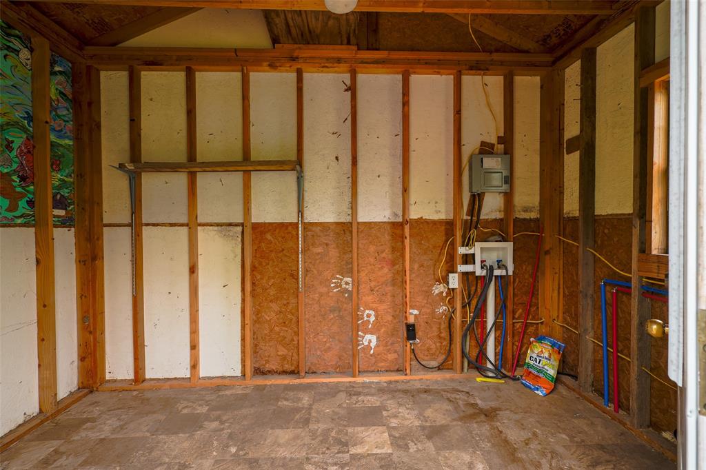 609 West 12th Street Cisco, TX 76437 - Photo 9 of 11 a view of wooden door