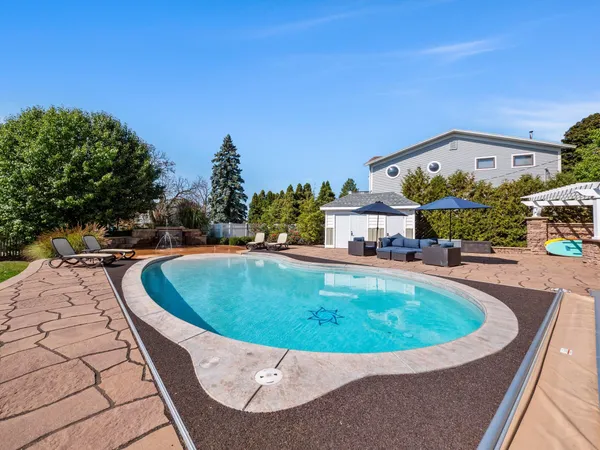 $2,398,000 | 53 North Shore Drive, South Haven, MI 49090