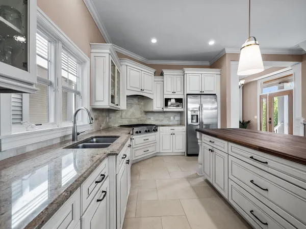 $2,398,000 | 53 North Shore Drive, South Haven, MI 49090