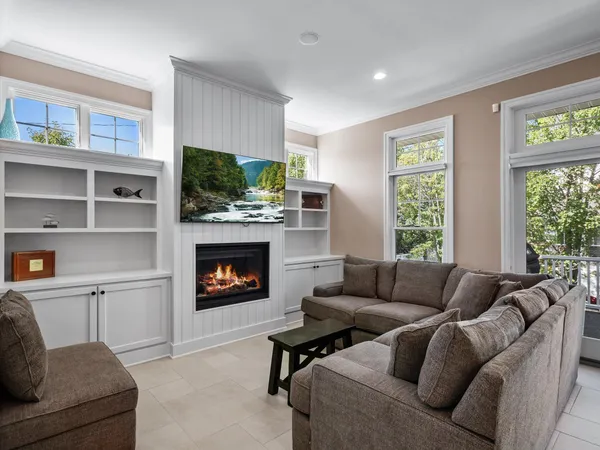 $2,398,000 | 53 North Shore Drive, South Haven, MI 49090