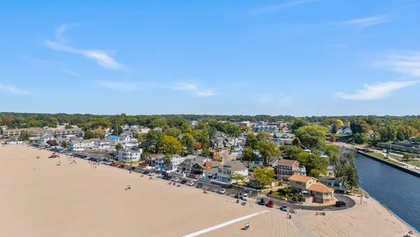 $2,398,000 | 53 North Shore Drive, South Haven, MI 49090