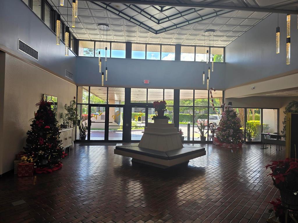 1001 Colony Point Circle, Unit 405 Pembroke Pines, FL 33026 - Photo 13 of 15