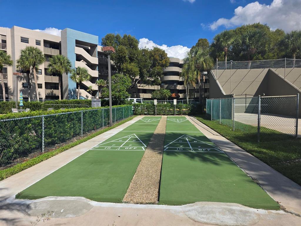 1001 Colony Point Circle, Unit 405 Pembroke Pines, FL 33026 - Photo 7 of 15