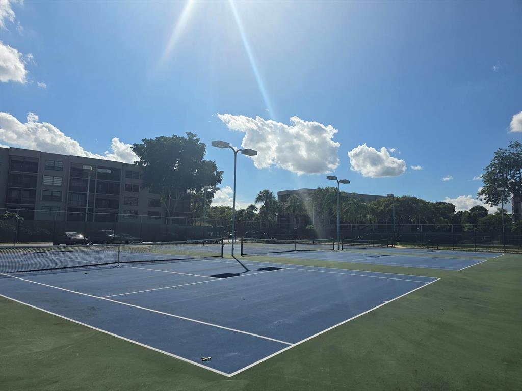 1001 Colony Point Circle, Unit 405 Pembroke Pines, FL 33026 - Photo 9 of 15