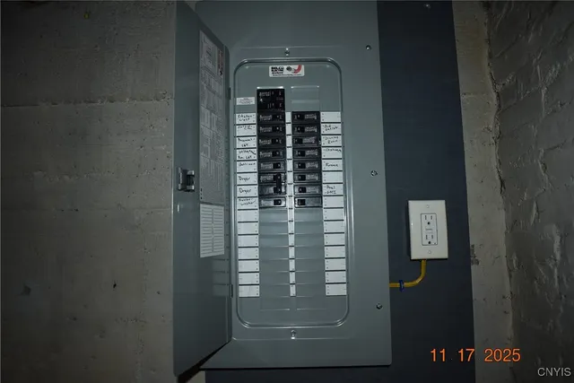 $74,900 | 704 Maple Avenue, Elmira, NY 14904