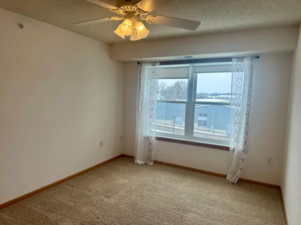 $188,500 | 2231 North Penn Place, Unit 322, North St. Paul, MN 55109