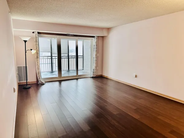 $188,500 | 2231 North Penn Place, Unit 322, North St. Paul, MN 55109