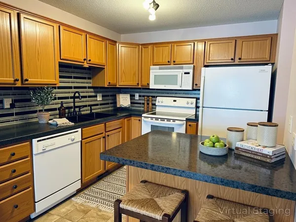 $188,500 | 2231 North Penn Place, Unit 322, North St. Paul, MN 55109