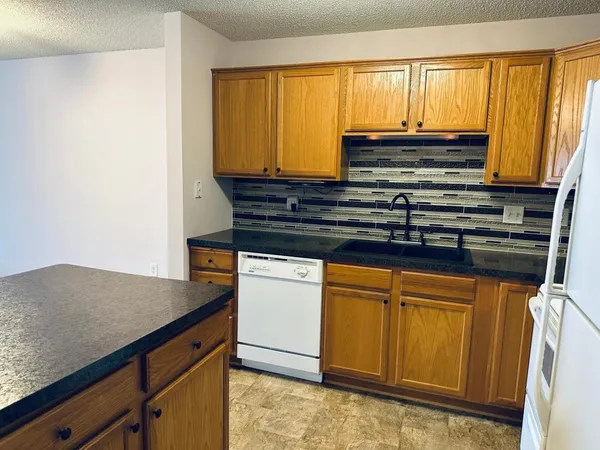$188,500 | 2231 North Penn Place, Unit 322, North St. Paul, MN 55109