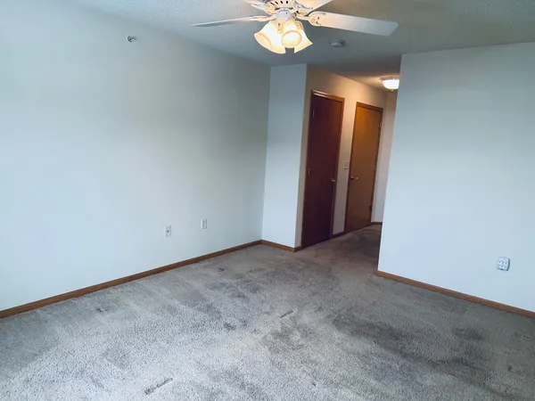 $188,500 | 2231 North Penn Place, Unit 322, North St. Paul, MN 55109