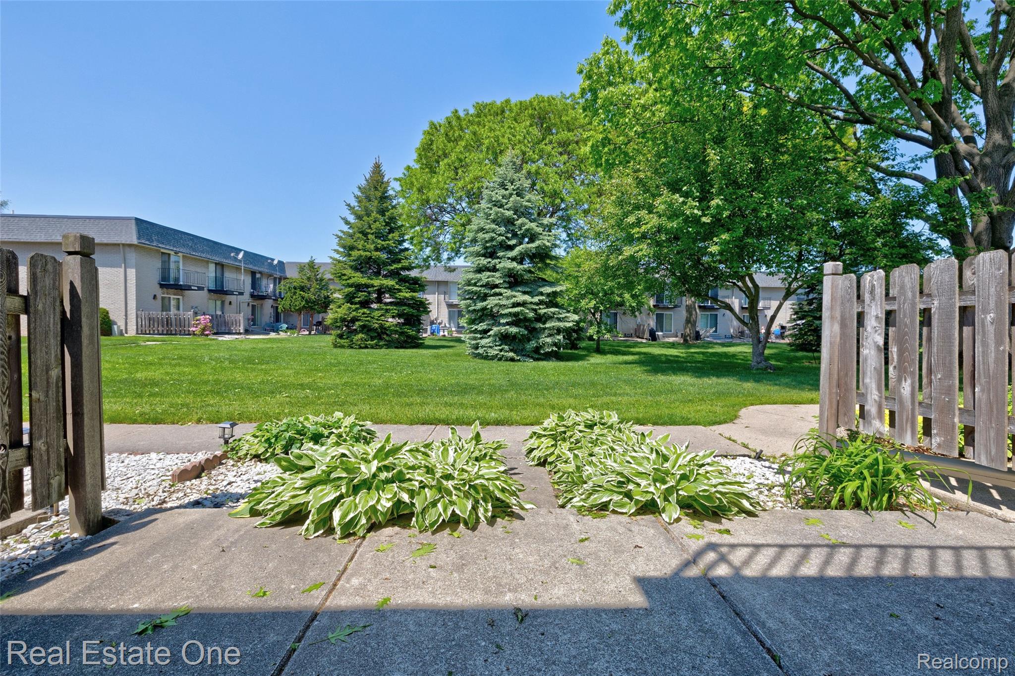 4456 15 Mile Road Sterling Heights, MI 48310 - Photo 29 of 31 31) Back Patio View.jpg