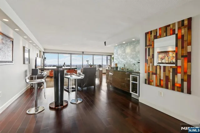 $998,000 | 1500 Palisade Avenue, Unit 27C, Fort Lee, NJ 07024