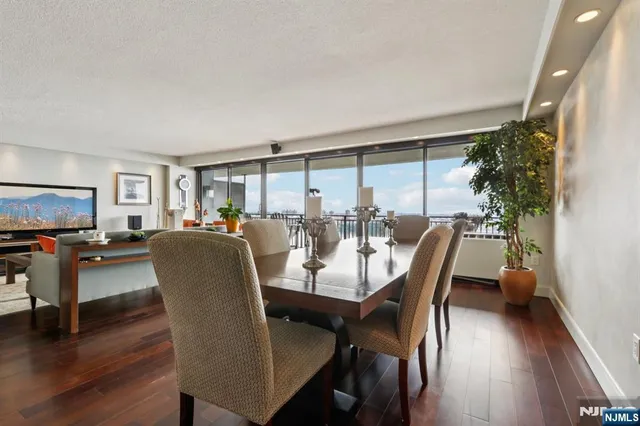 $998,000 | 1500 Palisade Avenue, Unit 27C, Fort Lee, NJ 07024