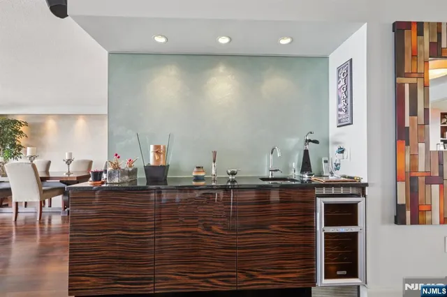 $998,000 | 1500 Palisade Avenue, Unit 27C, Fort Lee, NJ 07024