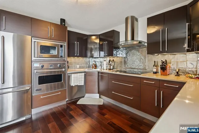 $998,000 | 1500 Palisade Avenue, Unit 27C, Fort Lee, NJ 07024