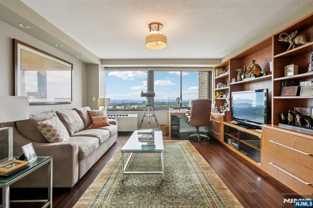 $998,000 | 1500 Palisade Avenue, Unit 27C, Fort Lee, NJ 07024