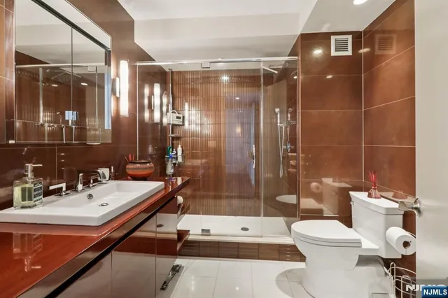 $998,000 | 1500 Palisade Avenue, Unit 27C, Fort Lee, NJ 07024