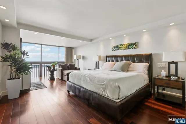 $998,000 | 1500 Palisade Avenue, Unit 27C, Fort Lee, NJ 07024