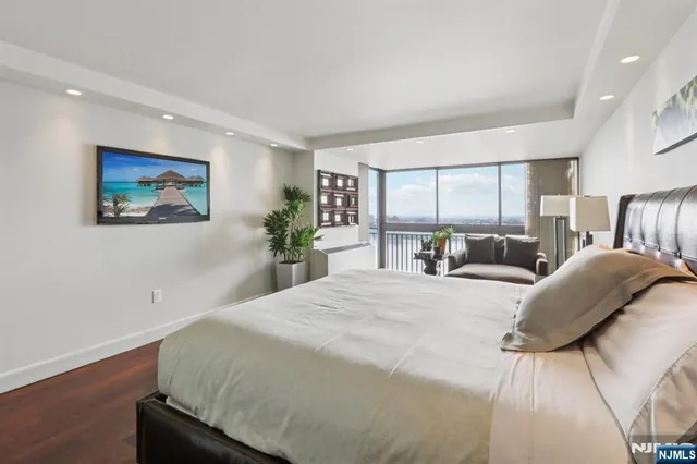 $998,000 | 1500 Palisade Avenue, Unit 27C, Fort Lee, NJ 07024