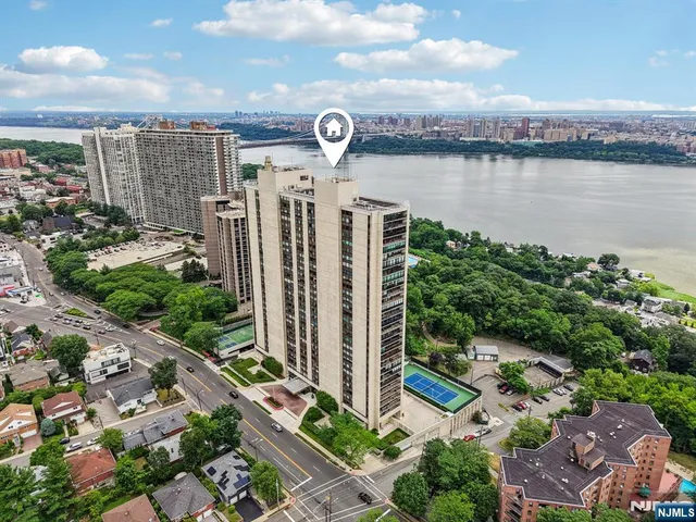 $998,000 | 1500 Palisade Avenue, Unit 27C, Fort Lee, NJ 07024