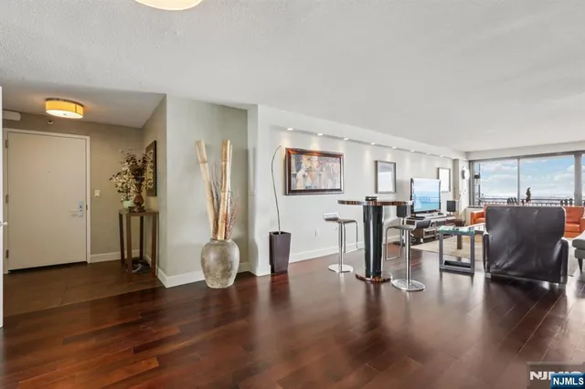 $998,000 | 1500 Palisade Avenue, Unit 27C, Fort Lee, NJ 07024