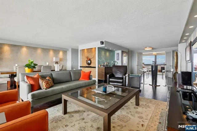 $998,000 | 1500 Palisade Avenue, Unit 27C, Fort Lee, NJ 07024