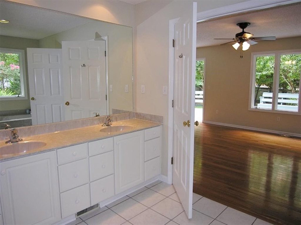 111 Shadowood Road Clemson, SC 29631 - Photo 16 of 23