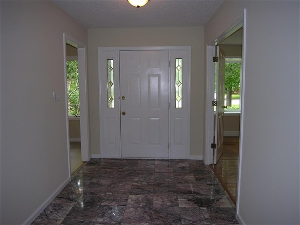 111 Shadowood Road Clemson, SC 29631 - Photo 4 of 23
