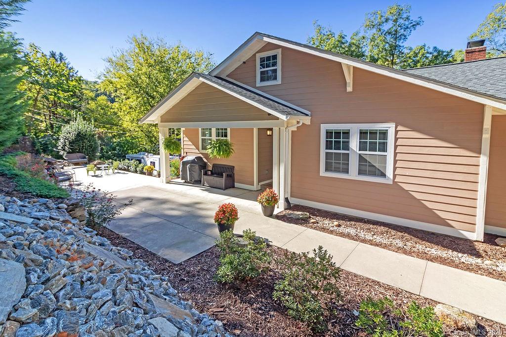 86 Warrior Mountain Road Tryon, NC 28782 - Photo 5 of 34