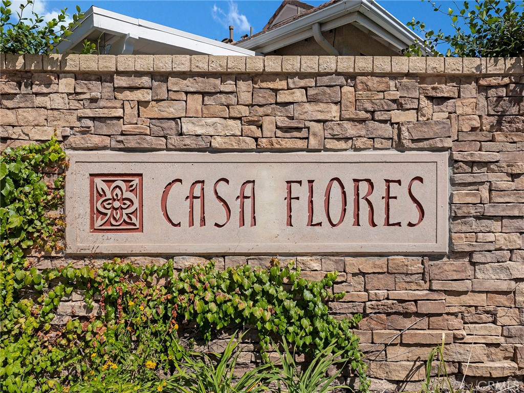 5621 Daisy Street Simi Valley, CA 93063 - Photo 3 of 31 a sign on the side of a building