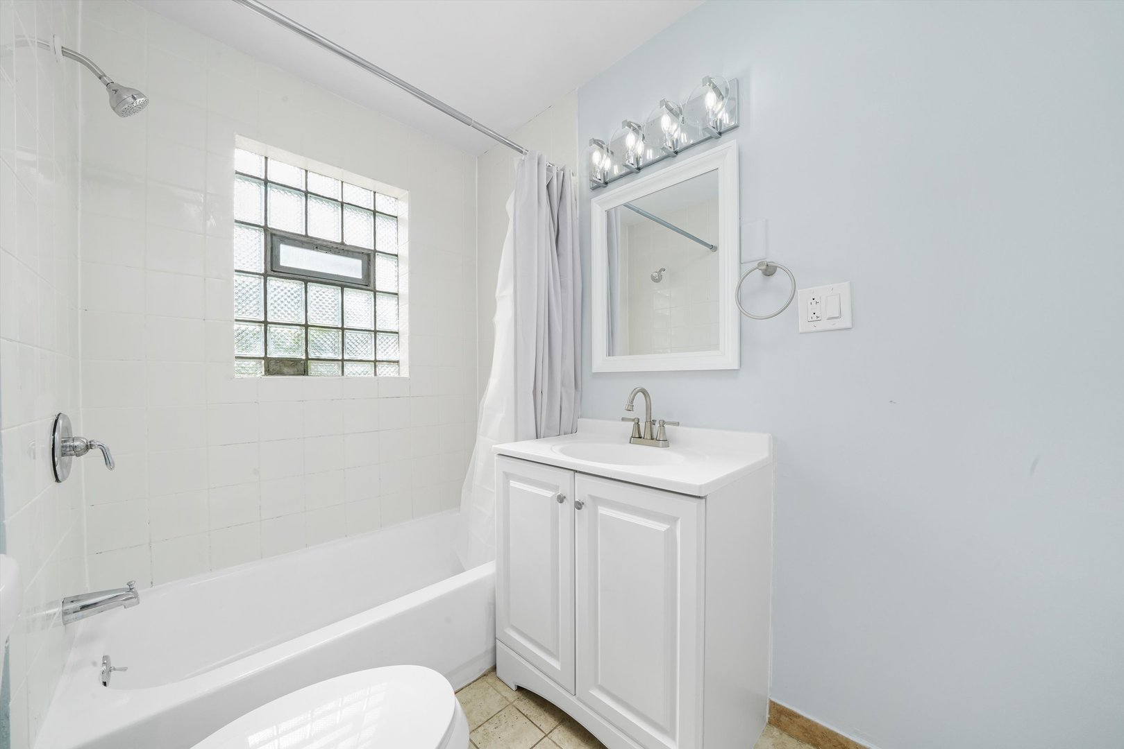 420 Prospect Boulevard, Unit 1N Elgin, IL 60120 - Photo 4 of 17