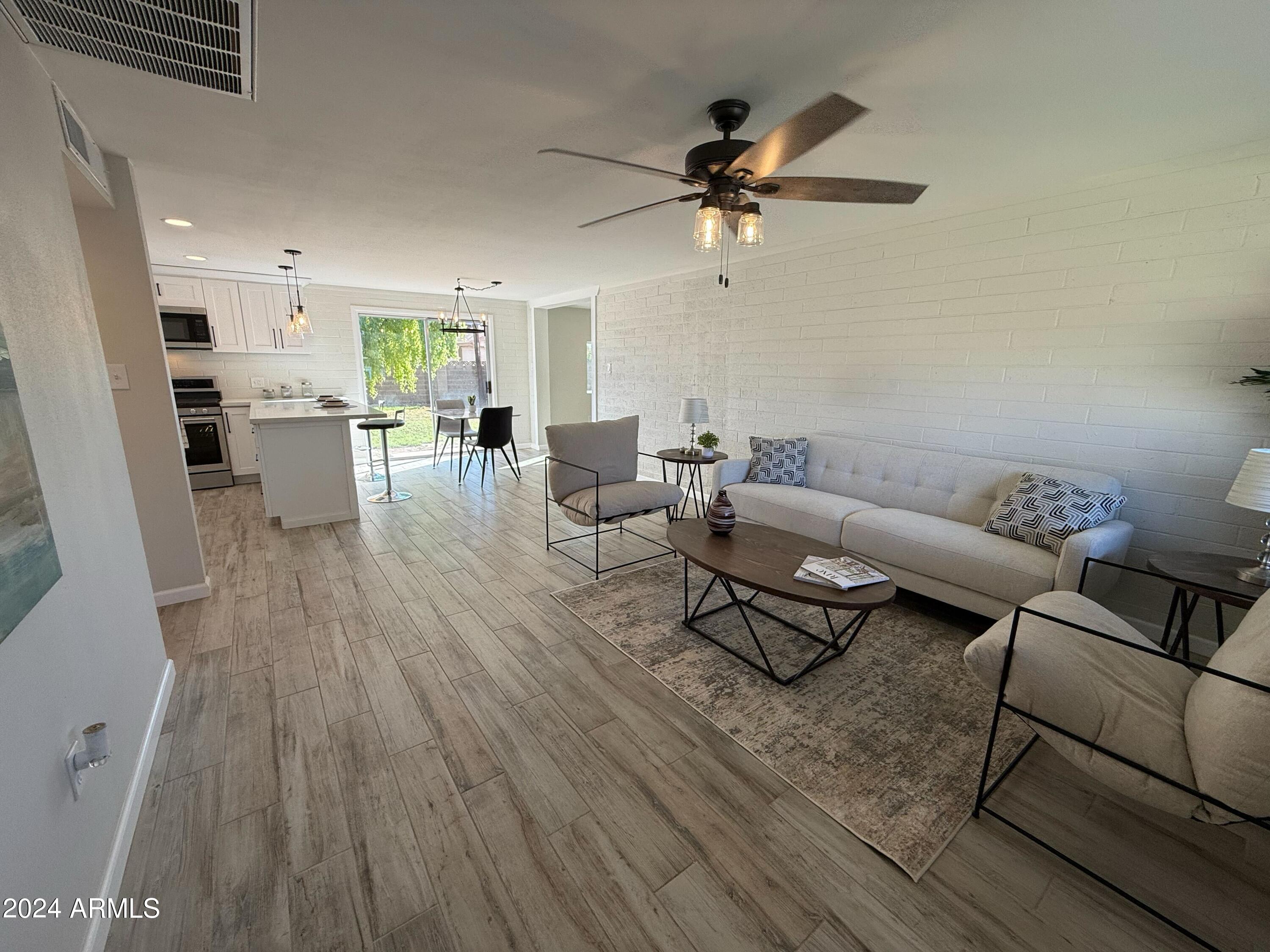 3467 East Hearn Road Phoenix, AZ 85032 - Photo 1 of 21 Living room