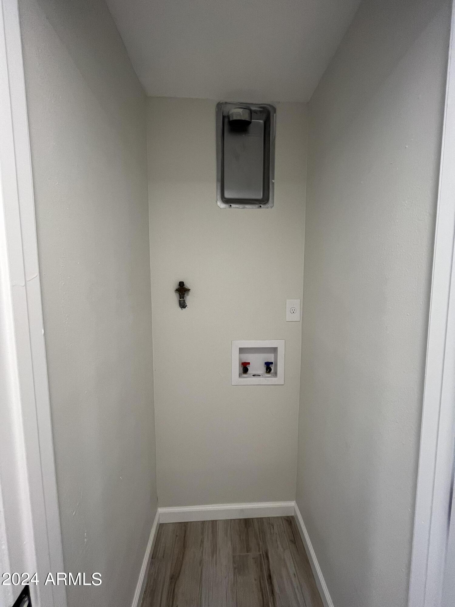 3467 East Hearn Road Phoenix, AZ 85032 - Photo 12 of 21 Laundry