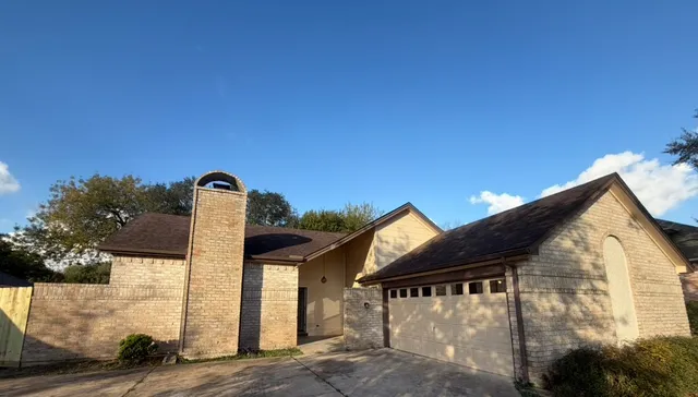 $2,200 | 15306 La Paloma Drive, Houston, TX 77083