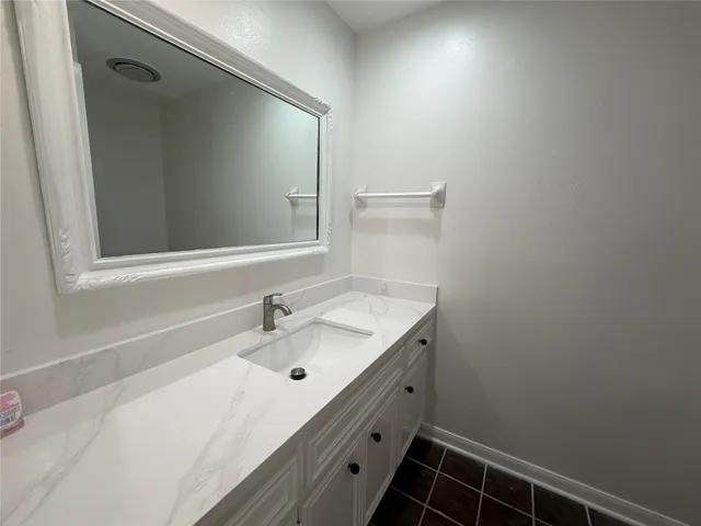 $2,200 | 15306 La Paloma Drive, Houston, TX 77083