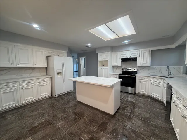 $2,200 | 15306 La Paloma Drive, Houston, TX 77083